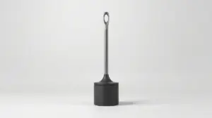 Fotografia profissional de um desentupidor manual moderno e robusto, simbolizando os melhores modelos para resolver entupimentos em casa.