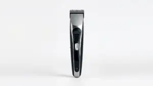 Fotografia profissional de uma máquina de cortar cabelo moderna, representando os melhores modelos para uso pessoal disponíveis no mercado.