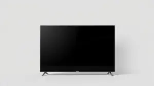 Fotografia profissional de uma TV moderna com tela ultrafina, representando os melhores modelos de smart TV do mercado.